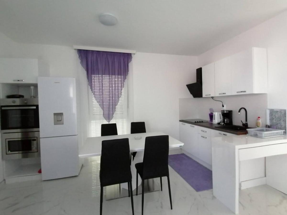 Slavica Apartment Vir