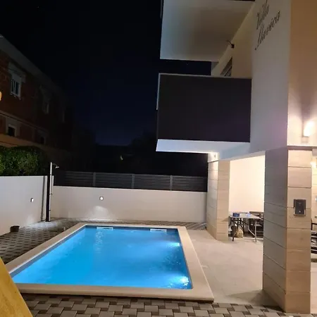 Vila Slavica Vir Exterior photo