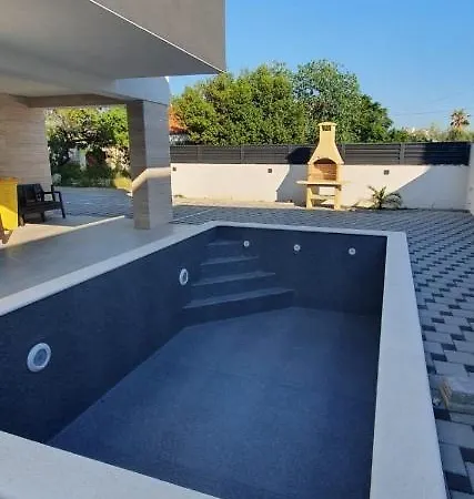 Vila Slavica Vir Exterior photo