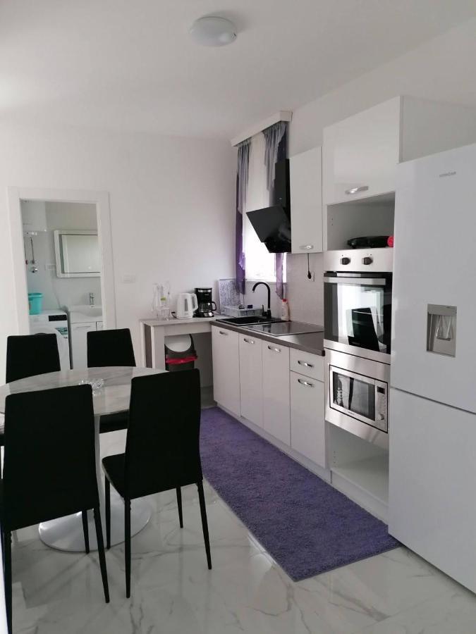 Slavica Apartment *