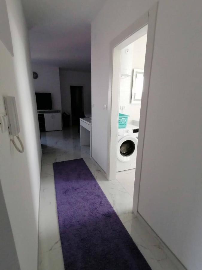 Slavica Apartment Vir